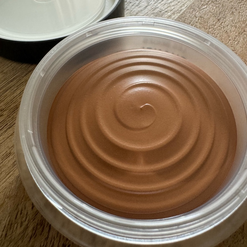 Chanel Les Beige Health Glow bronzing cream